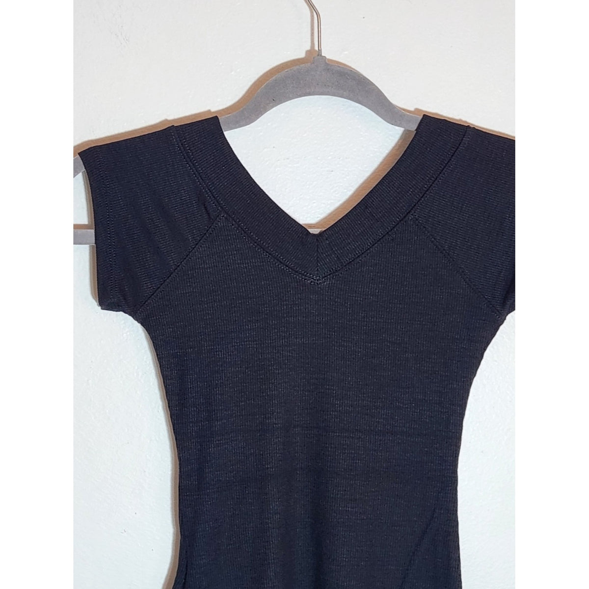 BDG Black Ribbed Knit V-Neck Cropped Babydoll Tee Size Small