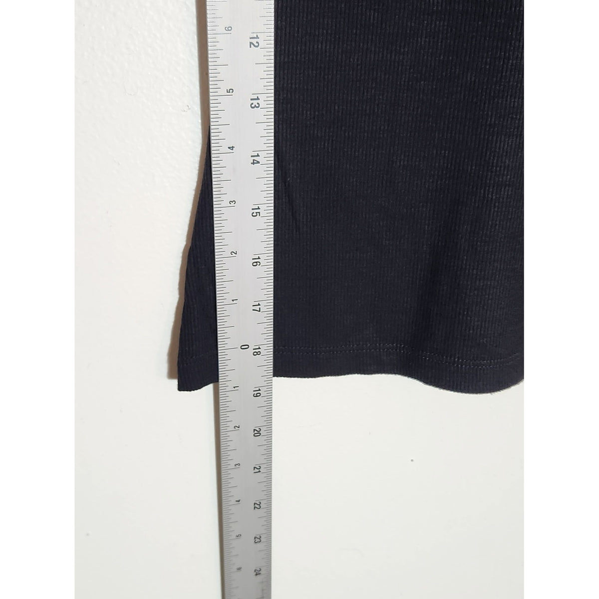 BDG Black Ribbed Knit V-Neck Cropped Babydoll Tee Size Small