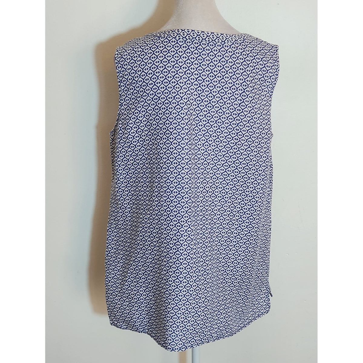 Talbots White and Blue Sleeveless Linen Blend Long Blouse Size Medium