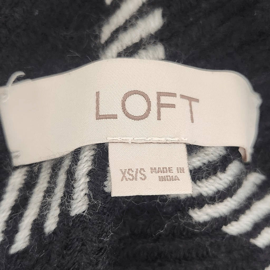 Loft Black and White Plaid Woven Knit Wrap Size XS/Small Black Wrap with Sleeves