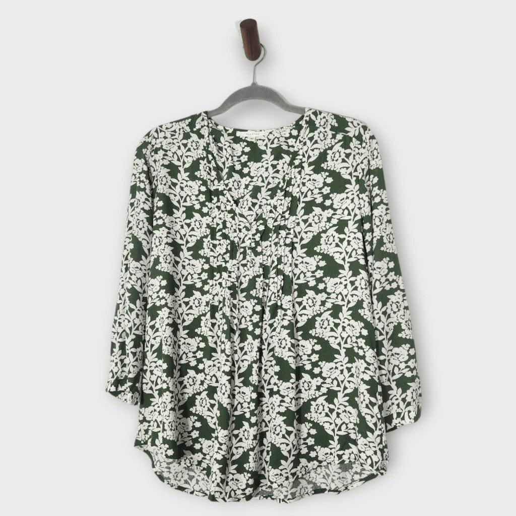 Fun2Fun Green and White Floral Print Blouse Size Small NWOT Green Print Top