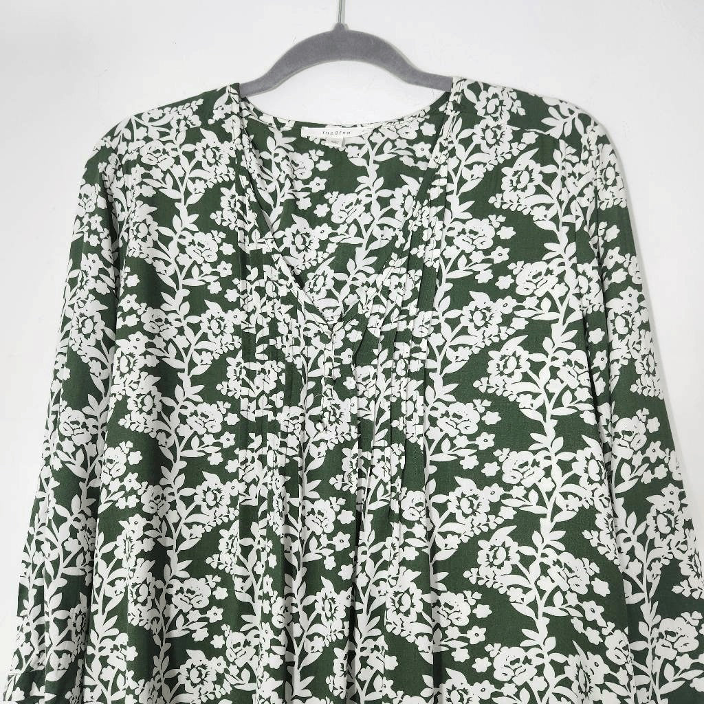 Fun2Fun Green and White Floral Print Blouse Size Small NWOT Green Print Top