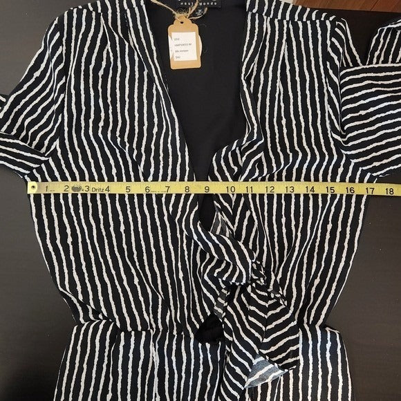 Haute Monde Black and White Striped Long Sleeve Romper NWOT Size Medium