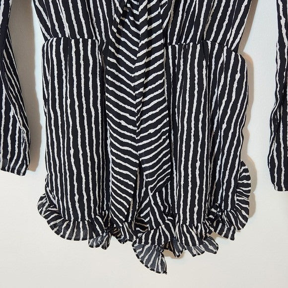 Haute Monde Black and White Striped Long Sleeve Romper NWOT Size Medium