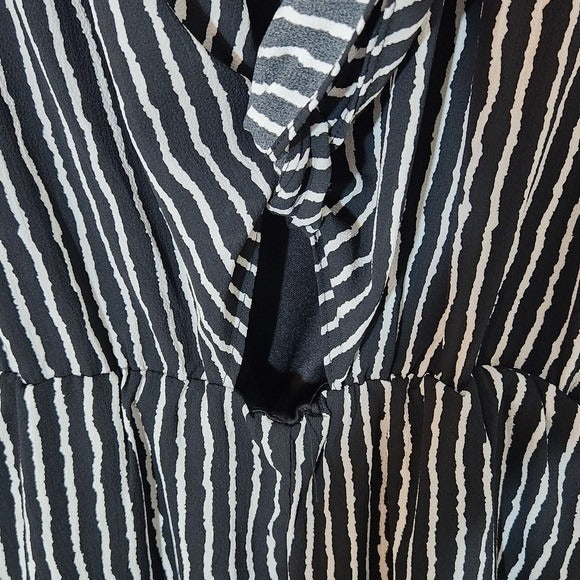 Haute Monde Black and White Striped Long Sleeve Romper NWOT Size Medium