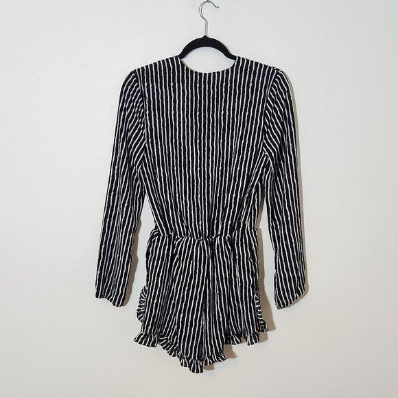 Haute Monde Black and White Striped Long Sleeve Romper NWOT Size Medium