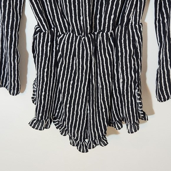 Haute Monde Black and White Striped Long Sleeve Romper NWOT Size Medium