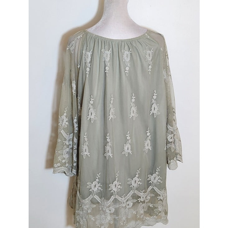 Cal Style Sage Green Embroidered Mesh Tunic Size Large