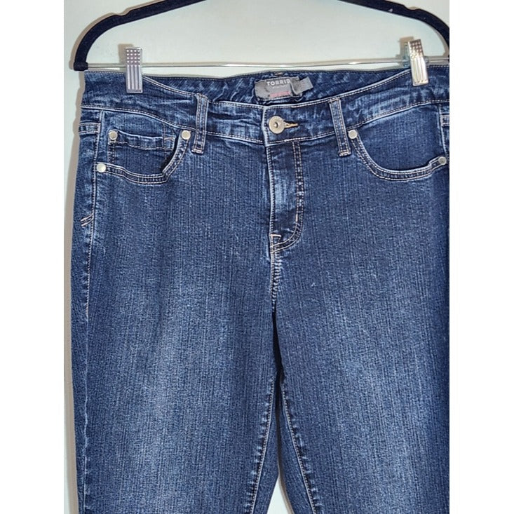 Torrid Womens Medium Wash Cut-off Boyfriend Jeans Size 10