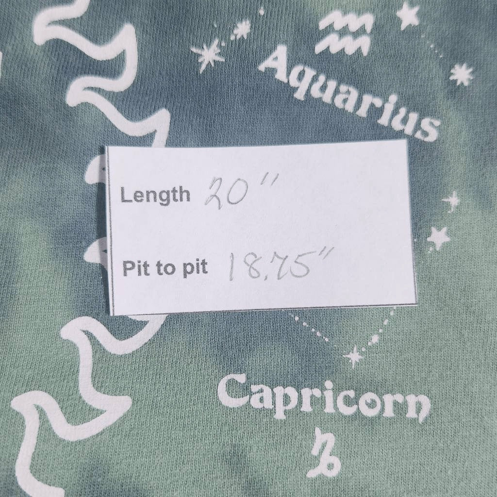 Mighty Fine Green Distressed Blame It On My Zodiac Cropped Tee Size Small