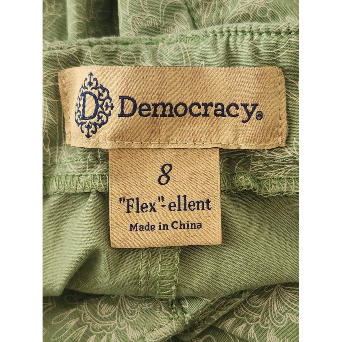 Democracy Green Floral Print Capri Cargo Pants Size 8
