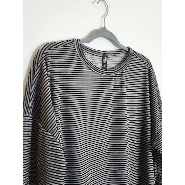 Agnes & Dora Gray Velvet Stripe Top Size XL