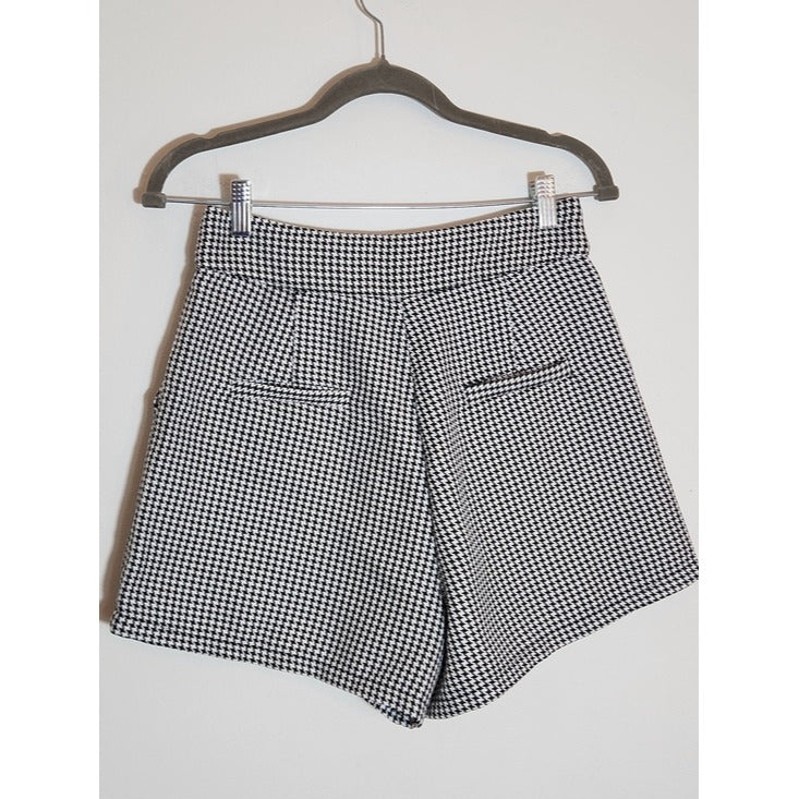 TCEC Black and White Houndstooth High Waist Shorts Size Medium