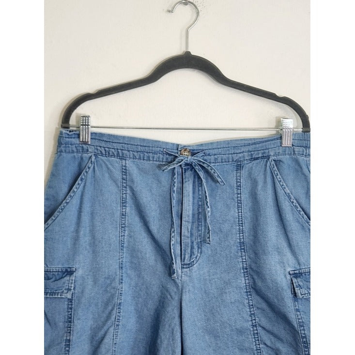 Forever 21 Light Wash Chambray Cargo Shorts Size XL