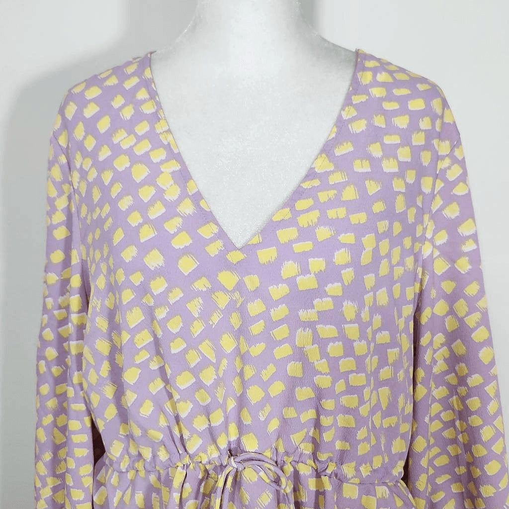 Vero Moda Purple Yellow Print Blouse NWT Size XL Petite Light Purple V-Neck Top