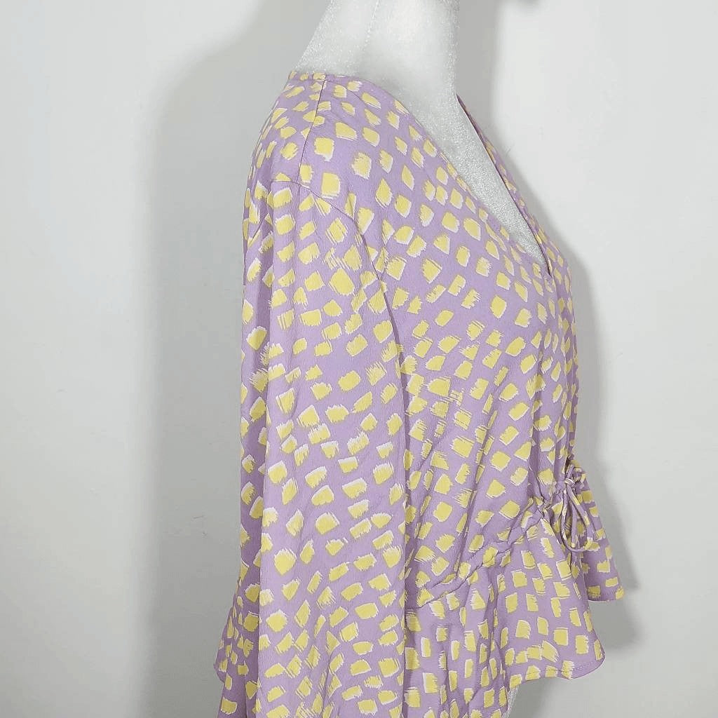 Vero Moda Purple Yellow Print Blouse NWT Size XL Petite Light Purple V-Neck Top