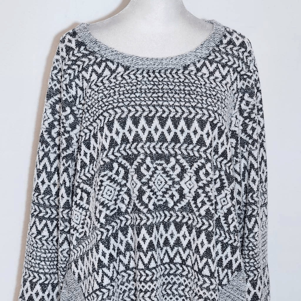 One World Black and White Knit Top Size XL Aztec Knit Top