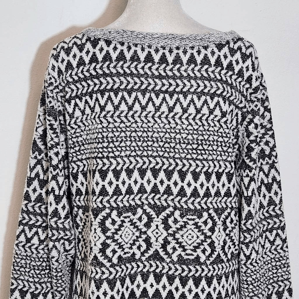 One World Black and White Knit Top Size XL Aztec Knit Top