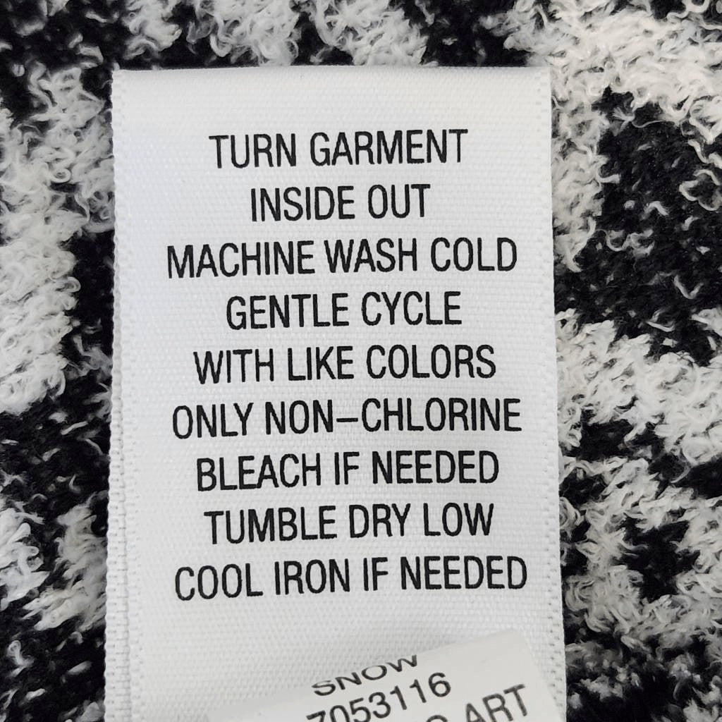 One World Black and White Knit Top Size XL Aztec Knit Top