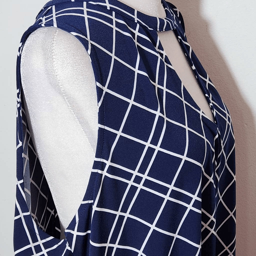 Banana Republic Navy and White Plaid Sleeveless Blouse Size Large Navy Plaid Top