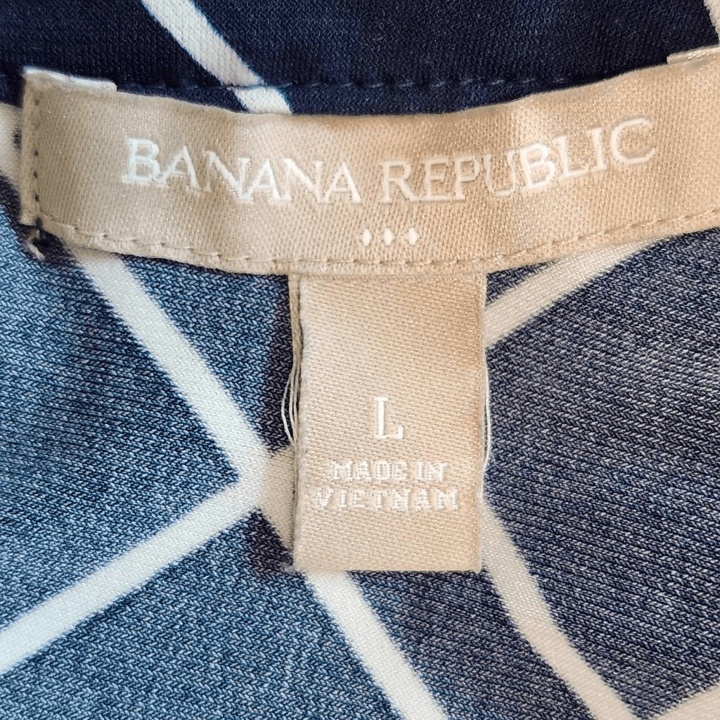 Banana Republic Navy and White Plaid Sleeveless Blouse Size Large Navy Plaid Top