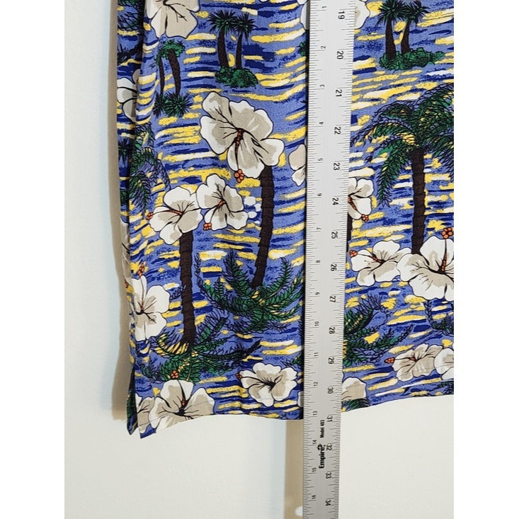 Roundtree & Yorke Blue Tropical Palm Print Hawaiian Shirt Size Medium