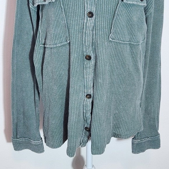 Fashion Nova Green Thermal Knit Button-Up Shirt NWT Size Small Waffle Knit Shirt