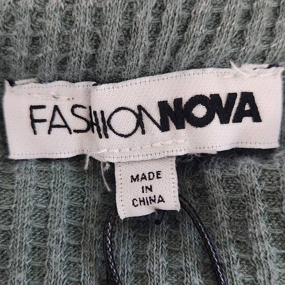 Fashion Nova Green Thermal Knit Button-Up Shirt NWT Size Small Waffle Knit Shirt