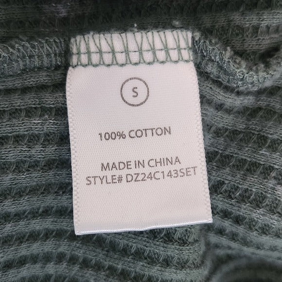 Fashion Nova Green Thermal Knit Button-Up Shirt NWT Size Small Waffle Knit Shirt