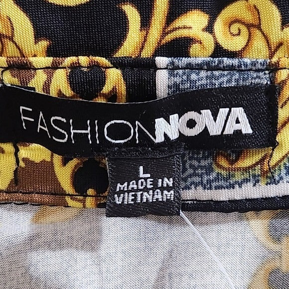 Fashion Nova Black and Gold Chain Print Top NWT Size Large Gold Chain Blouse