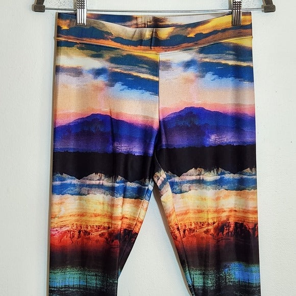 American Eagle Outfitters Black Scenic Sunset Print Leggings Size Medium