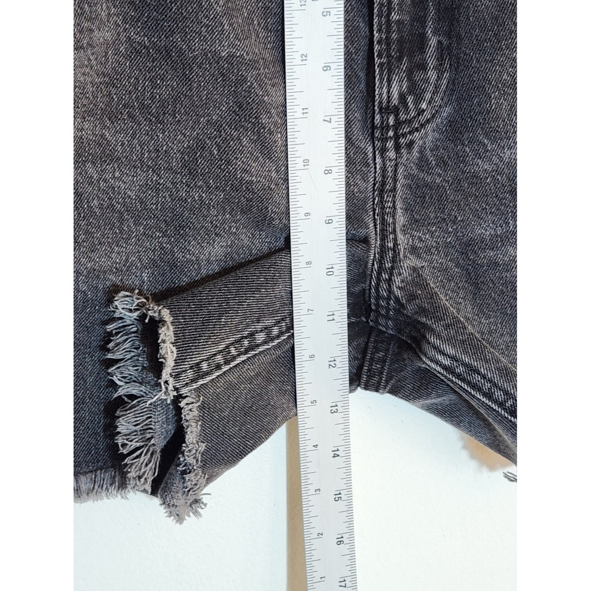 Old Navy Black Distressed Cutoff Denim Jean Shorts Size 14