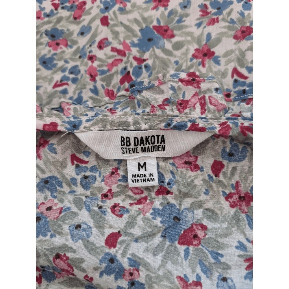 BB Dakota Floral Blouse Size Medium NWT Coquette Cotton Floral Peasant Top