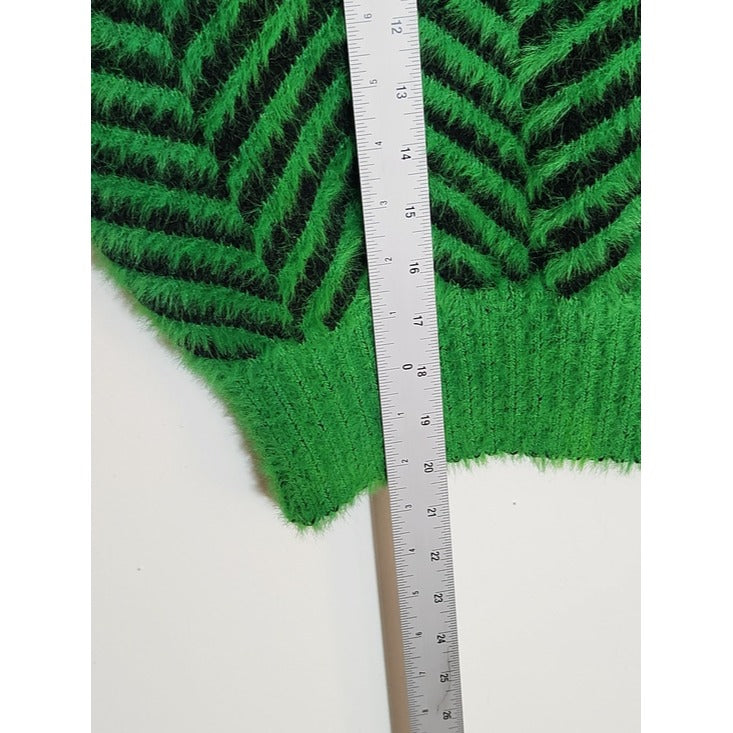 Sugarlips Green and Black Fuzzy Cropped Sweater Size Medium