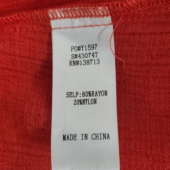 Doe & Rae Tomato Red Sleeveless Crinkle Blouse with Ruffle Accent Size Large