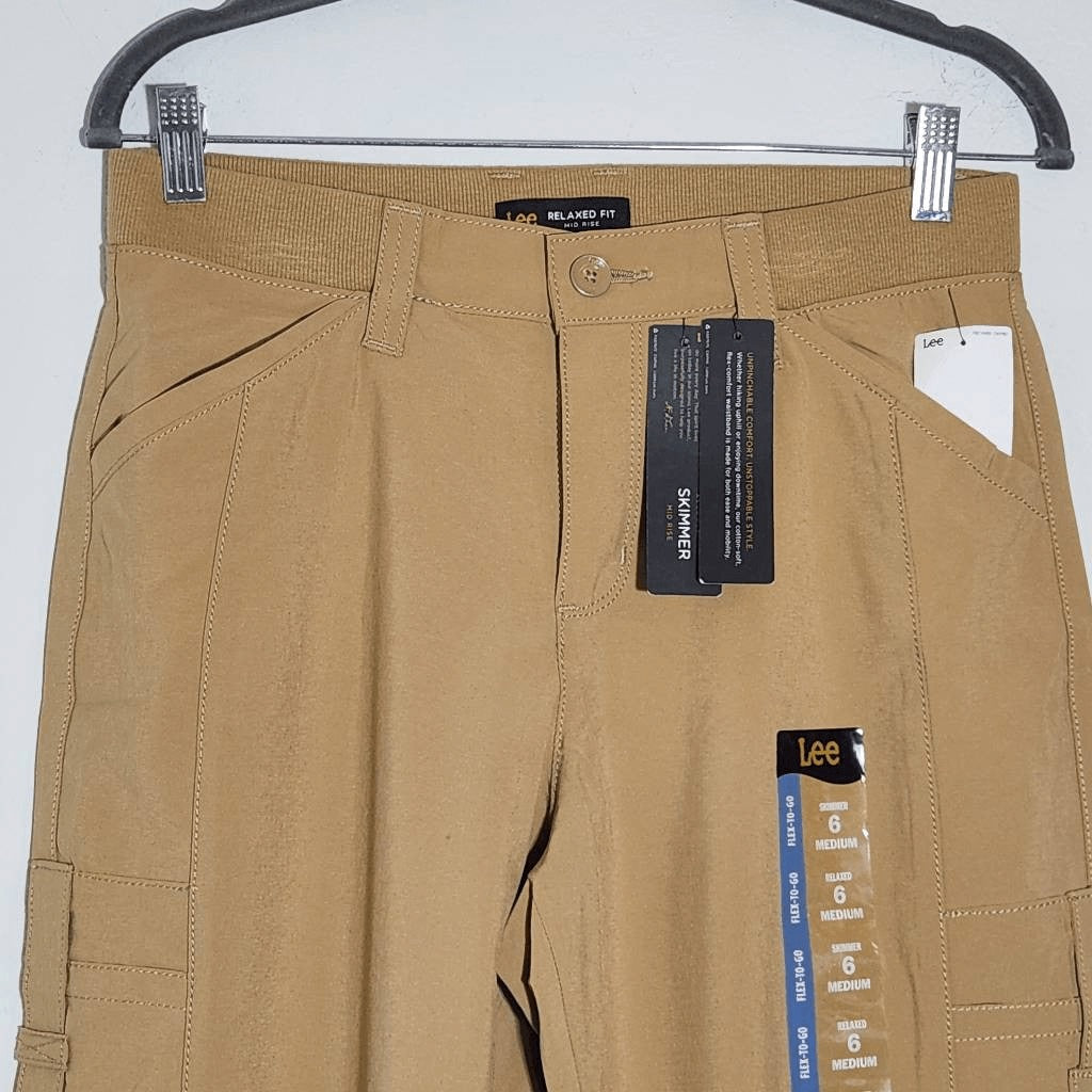 Lee Relaxed Fit Khaki Pedal Pushers NWT Size 6 Casual Khaki Capri Pants