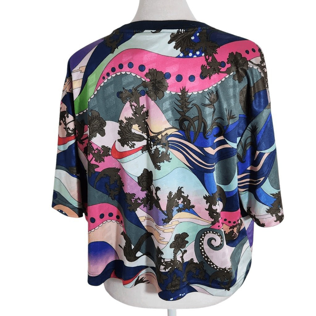 Nike Colorful Print Short Sleeve Cropped Tee Size Medium Nike Icon Tee