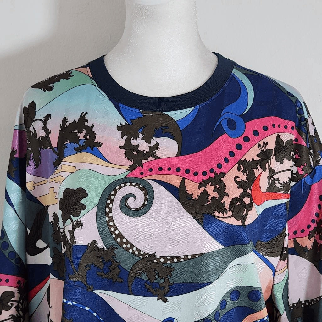 Nike Colorful Print Short Sleeve Cropped Tee Size Medium Nike Icon Tee