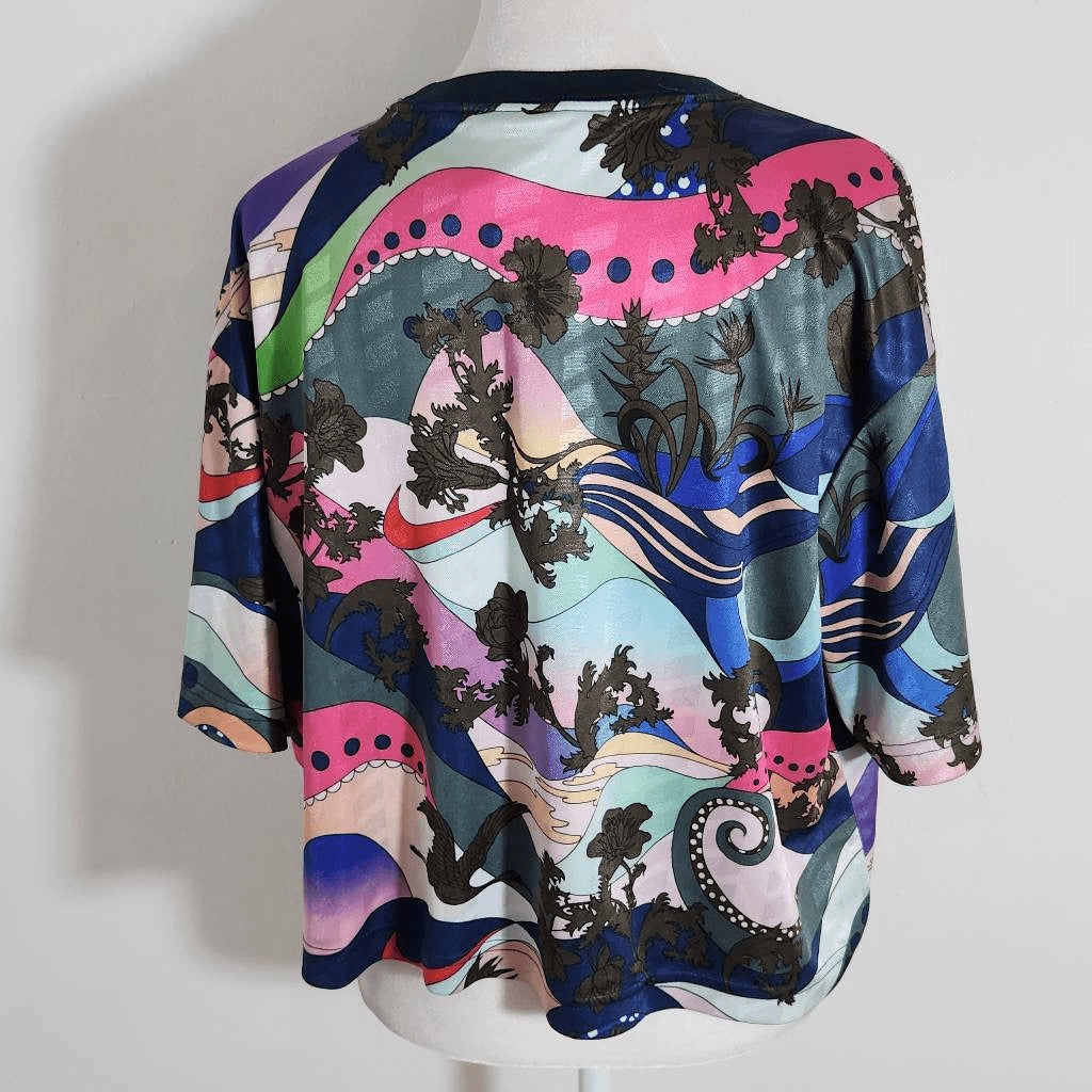 Nike Colorful Print Short Sleeve Cropped Tee Size Medium Nike Icon Tee