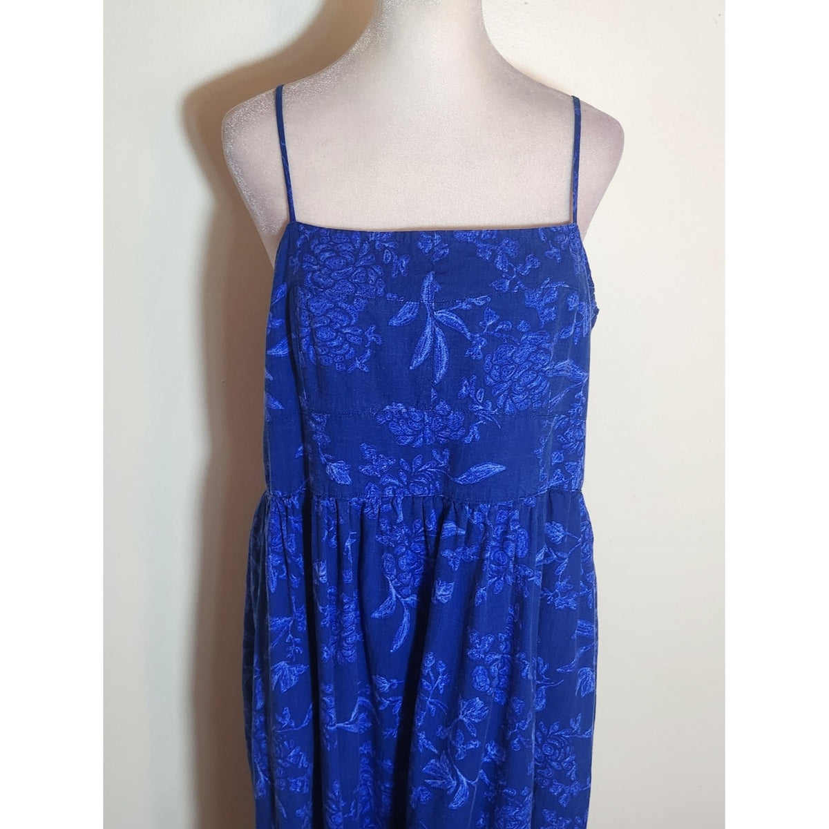 Universal Thread Blue Floral Midi Dress with Adjustable Straps Size Large