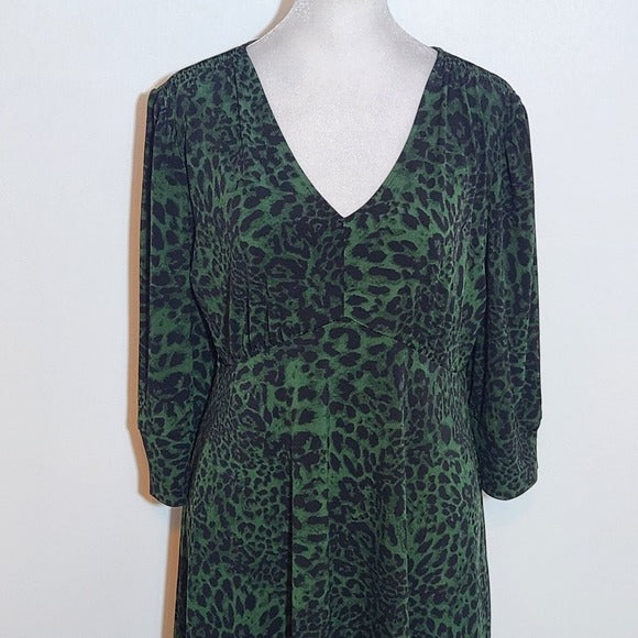 Lark & Ro Green Leopard Print Dress Size 14 Green Leopard V-Neck Dress