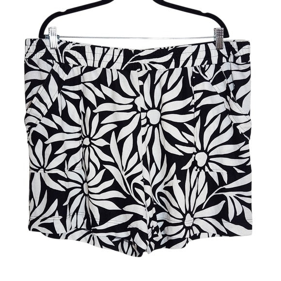 Belle Beach by Kim Gravel Black and White Floral Print Shorts Size 1X