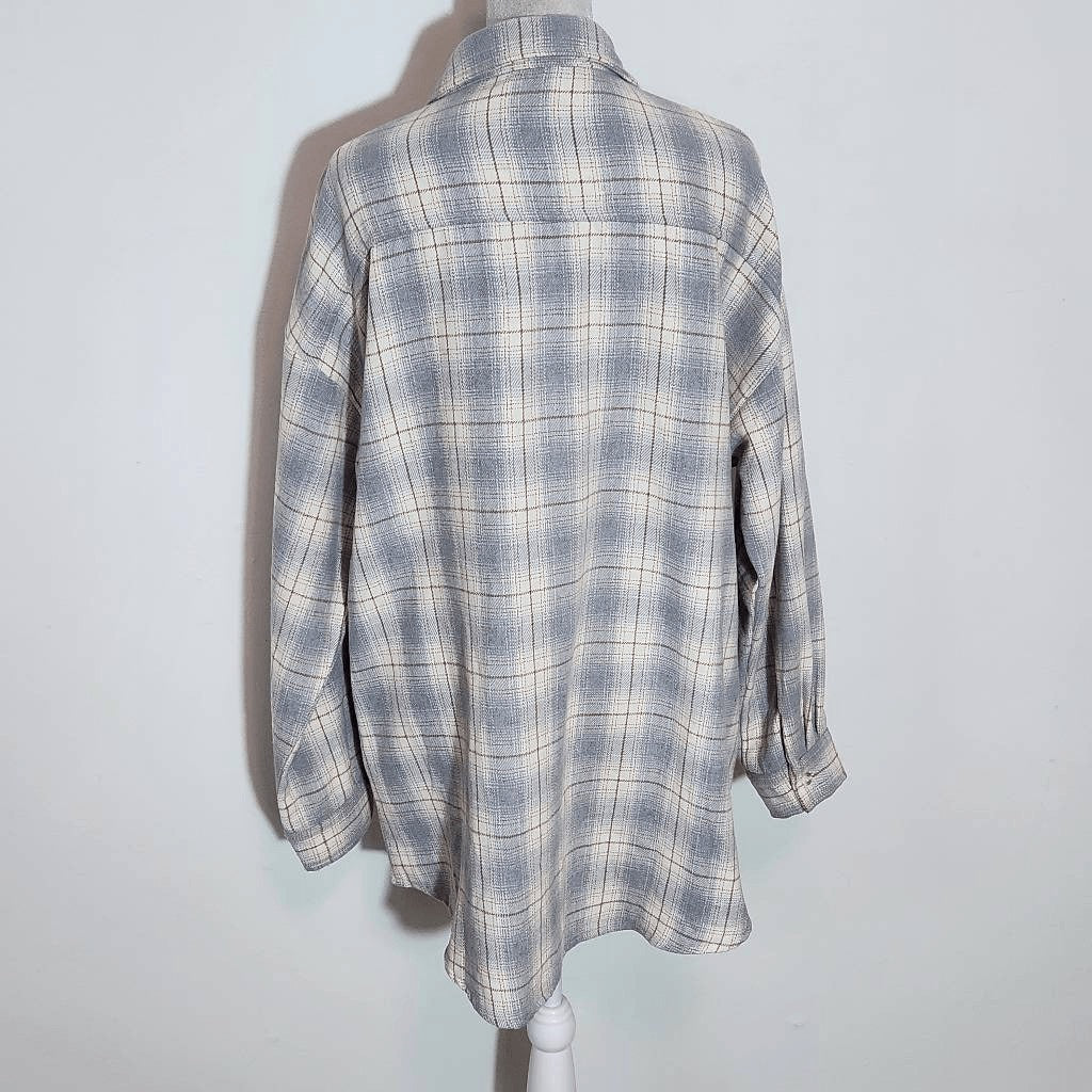 Polagram Gray Plaid Shacket Size Large Gray and Brown Plaid Flannel