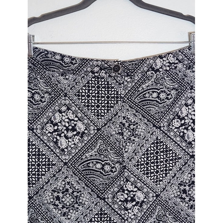 Karen Scott Navy and White Bandana Print Skort Size 10
