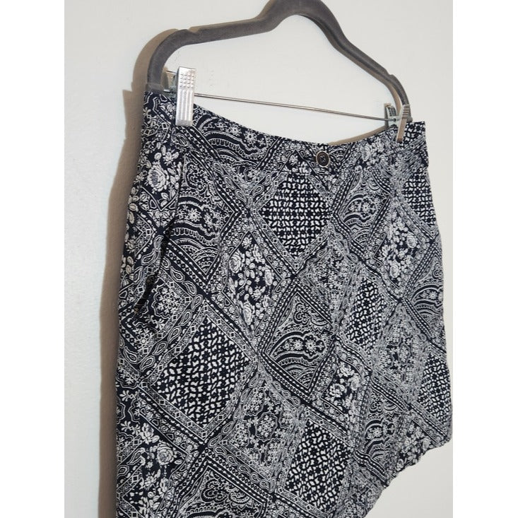 Karen Scott Navy and White Bandana Print Skort Size 10