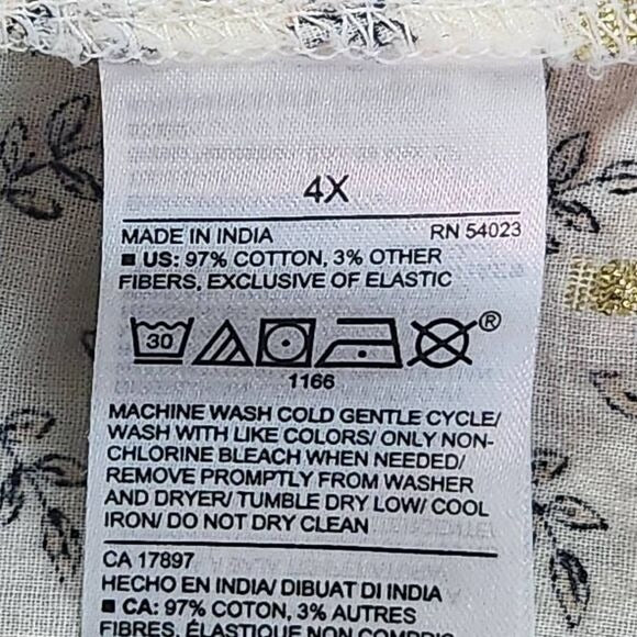 Old Navy Cream and Black Floral Button Down Top with Full Sleeves Size 4X New