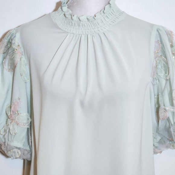 Entro Mint Green Blouse with Floral Puffy Sleeves Size Medium