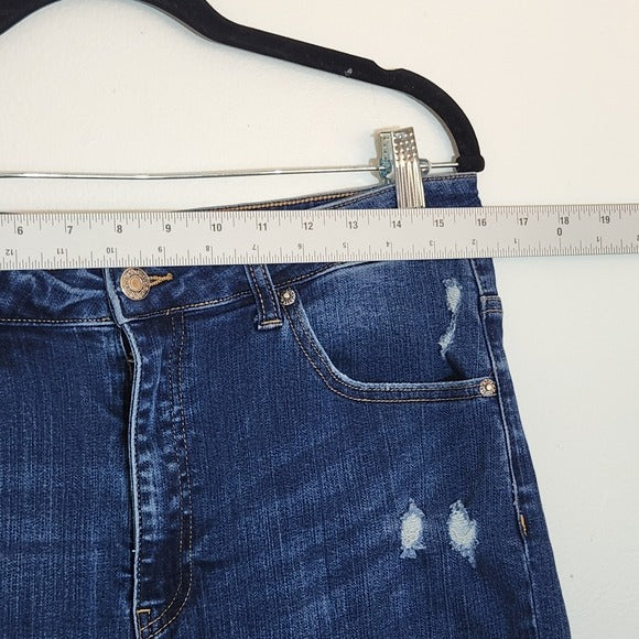 Risen Distressed Bermuda Jean Shorts Size 1XL