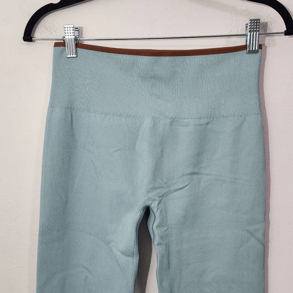 Outdoor Voices Blue Green Leggings NWT Size Medium Light Blue Leggings