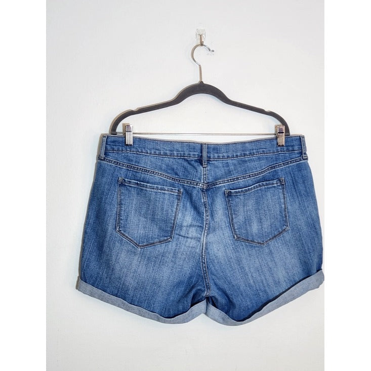 Old Navy Womens The Boyfriend Cuffed Denim Shorts Size 16 Tall